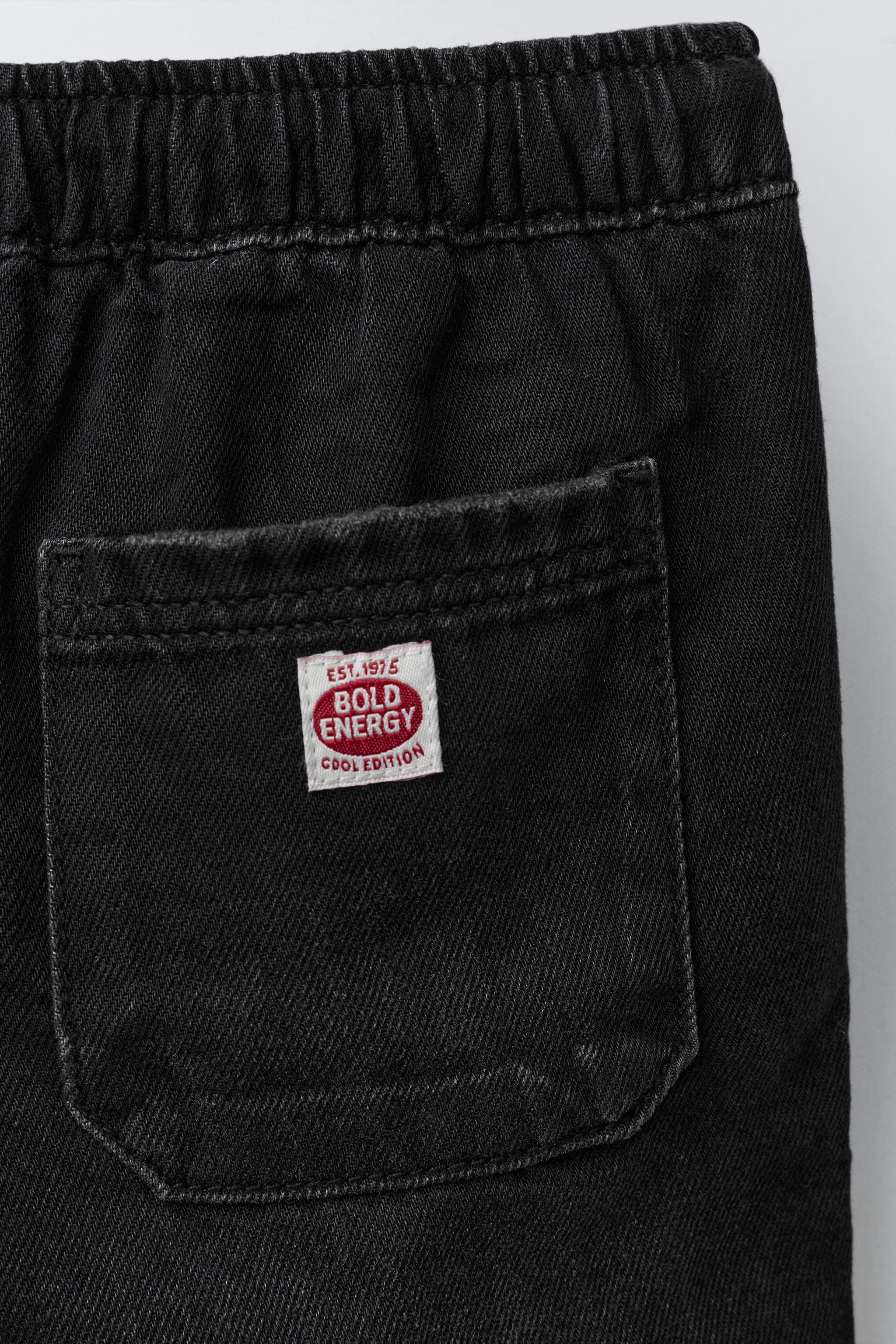 DENIM SHORTS WITH LABEL